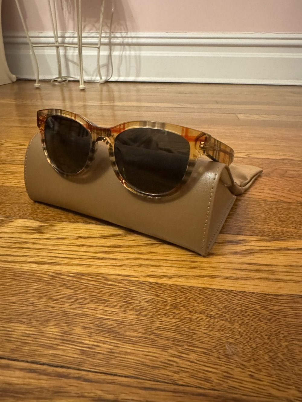 Burberry Tortoiseshell Acetate Sunglasses with Dark Lenses - Picture 2 of 6